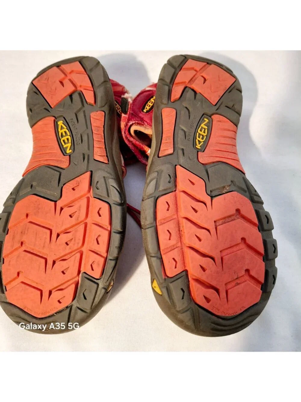 Keen Newport H2 sandals for children Waterproof Red Strappy Hiking Size 5 US